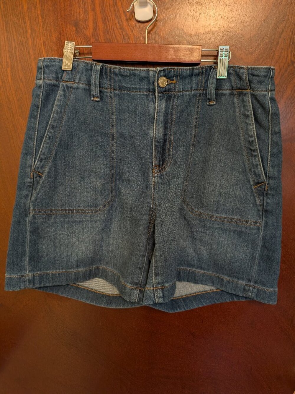 Chico's Square Pocket Light Wash Denim Shorts